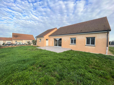 Maison - 99 m² - 4 pièces