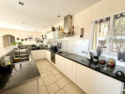 Villa - 200 m² - 7 pièces