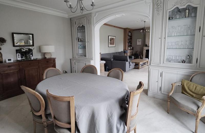 Maison - 185 m² - 8 pièces