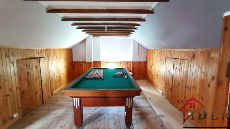 Maison - 277 m² - 10 pièces