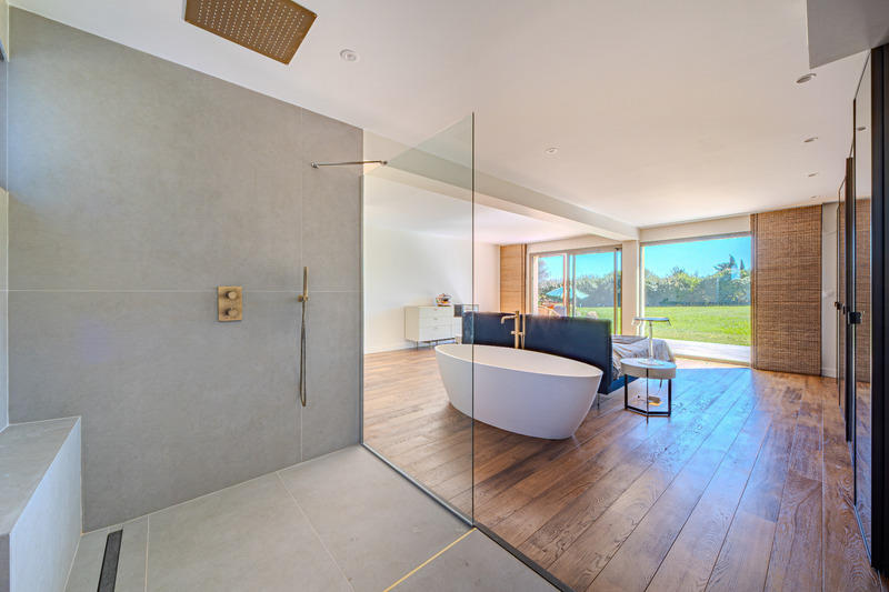 Maison - 335 m² - 8 pièces