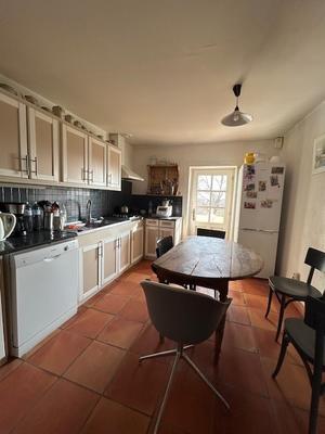 Maison - 236 m² - 9 pièces