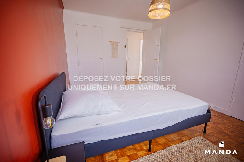 Chambre - 12 m² - 4 pièces