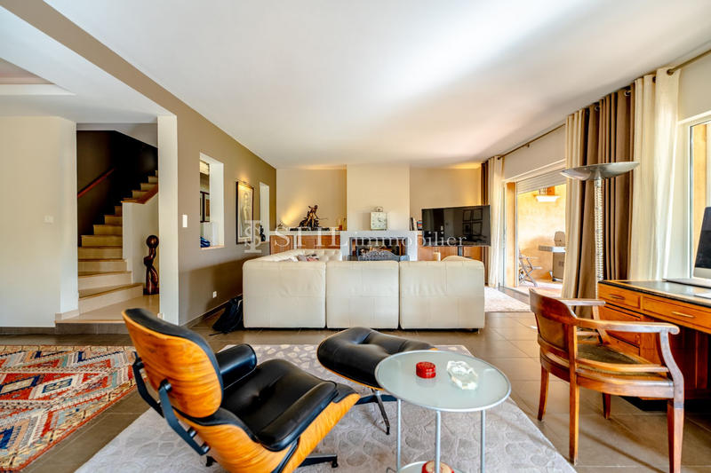 Villa - 314 m² - 6 pièces