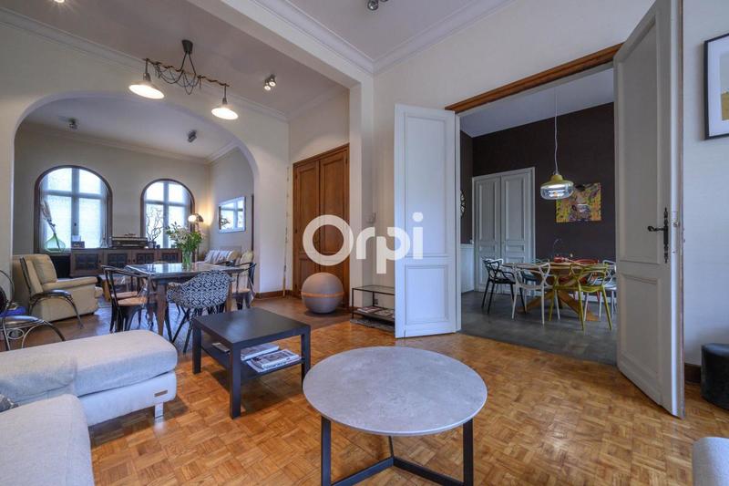 Maison de ville - 466 m² - 11 pièces