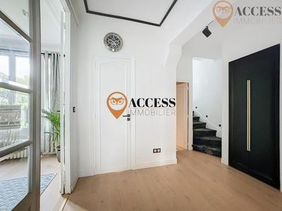 Maison - 184 m² - 8 pièces