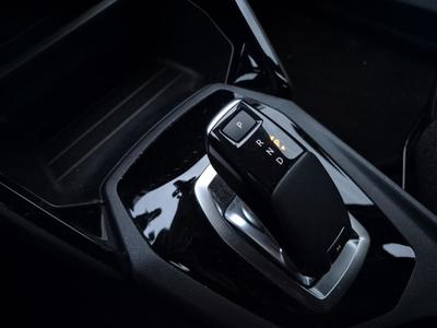 Peugeot 2008 II PureTech 130 s&amp;S Eat8 Active Business