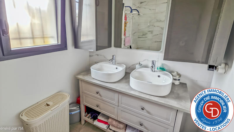 Maison - 90 m² - 4 pièces