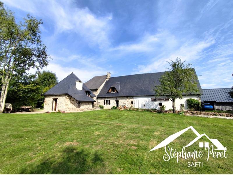 Maison - 210 m² - 6 pièces