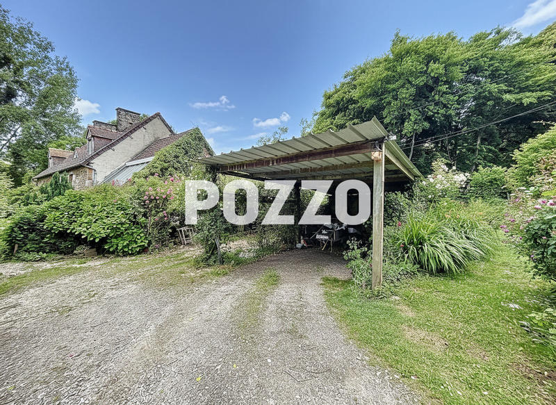 Maison - 260 m² - 10 pièces