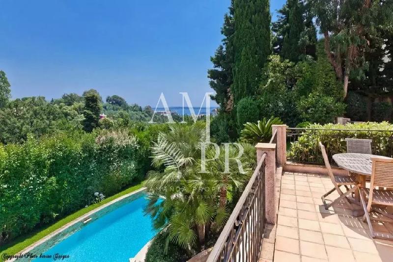 Villa - 450 m² - 10 pièces