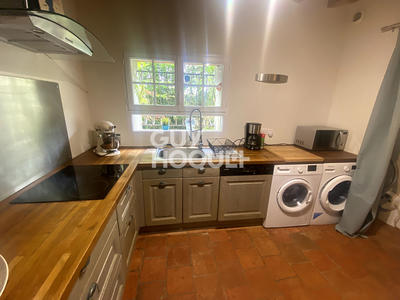 Maison - 242 m² - 6 pièces