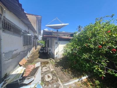 Maison - 338 m² - 8 pièces