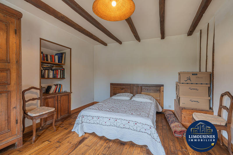 Maison - 370 m² - 10 pièces