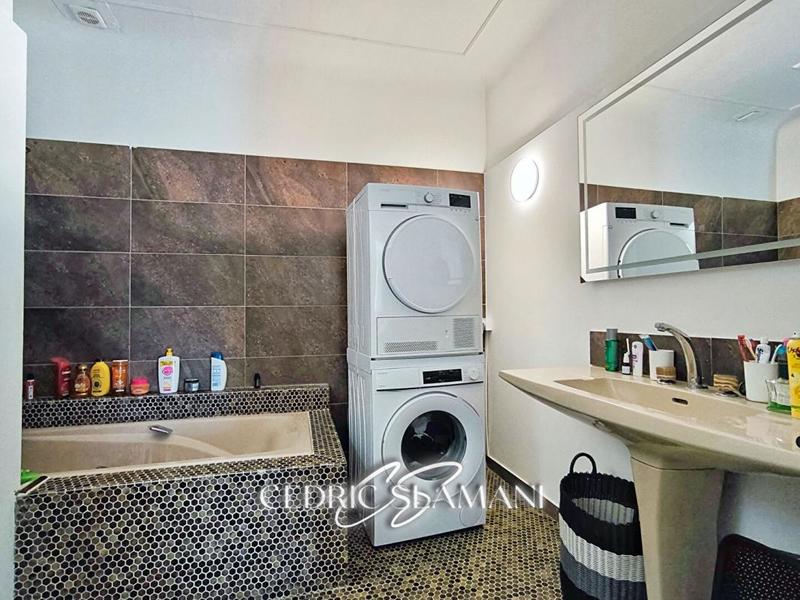 Appartement - 90 m² - 4 pièces