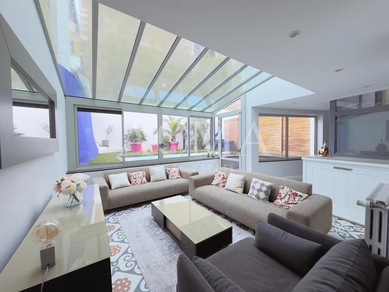 Maison de maîtres - 310 m² - 9 pièces