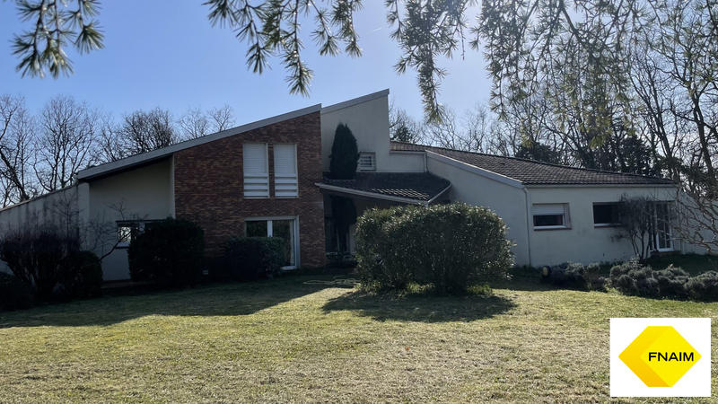 Maison contemporaine - 285 m² - 6 pièces