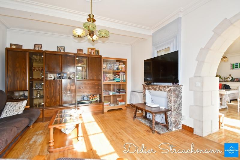 Maison - 234 m² - 7 pièces