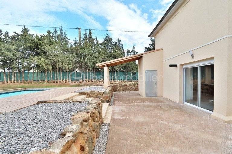 Propriété - 180 m² - 8 pièces