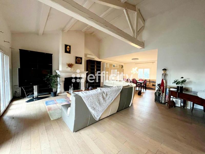 Maison - 190 m² - 6 pièces