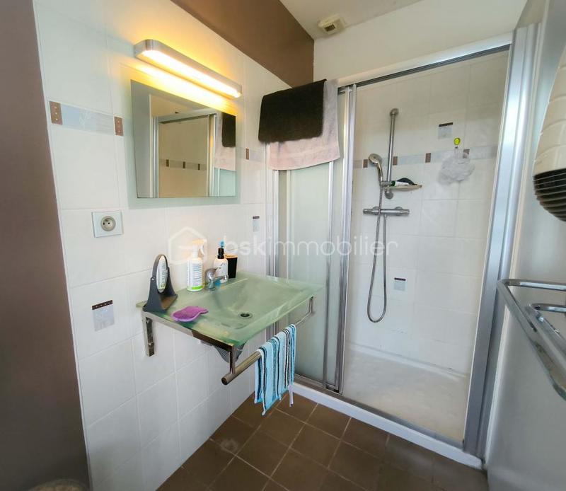 Maison traditionnelle - 219 m² - 7 pièces