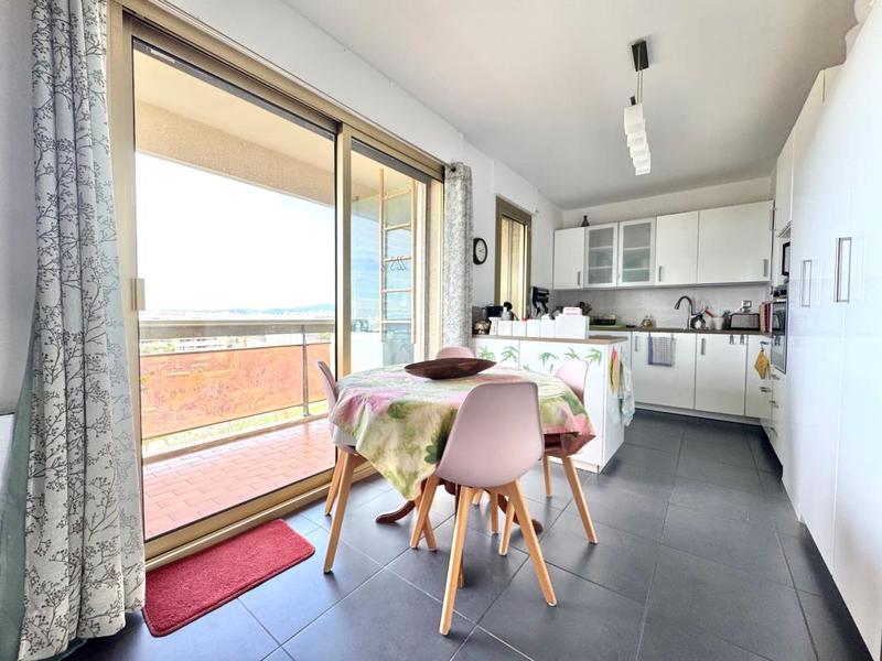 Appartement - 99 m² - 3 pièces