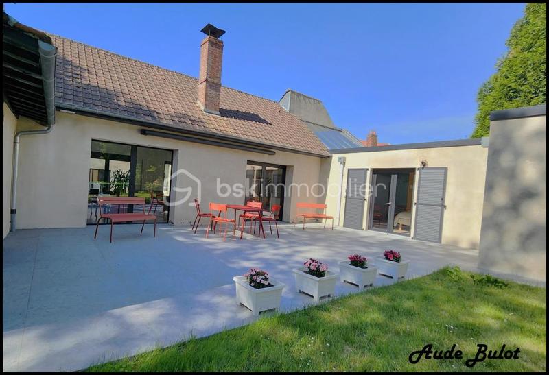 Corps de ferme - 285 m² - 7 pièces