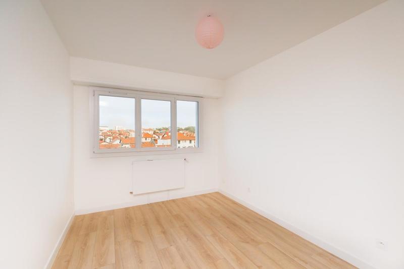 Appartement - 81 m² - 3 pièces