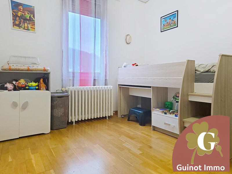 Maison - 104 m² - 4 pièces