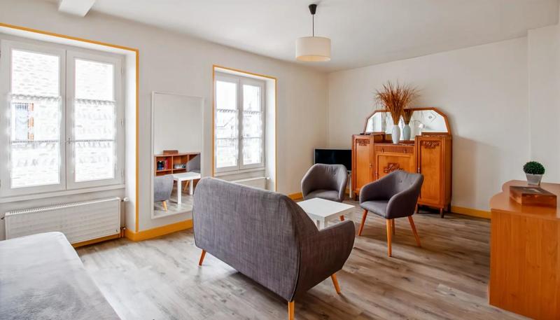 Propriété - 469 m² - 16 pièces