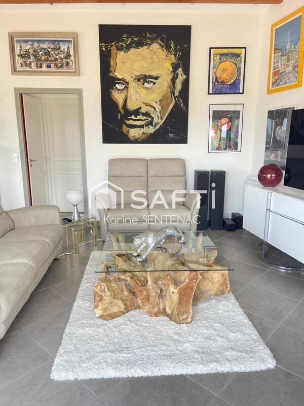 Maison - 157 m² - 9 pièces