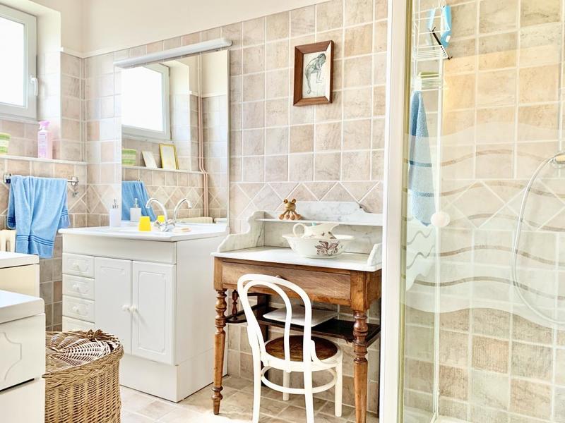 Maison - 331 m² - 9 pièces