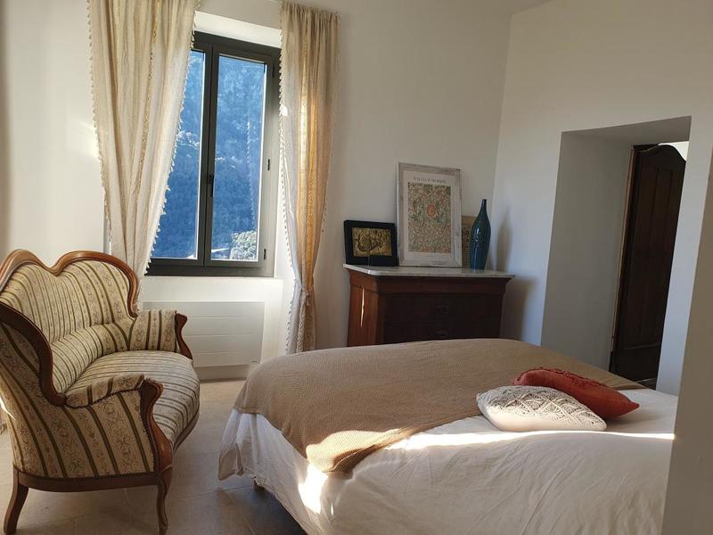 Propriété - 230 m² - 9 pièces