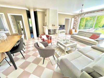 Maison - 155 m² - 7 pièces