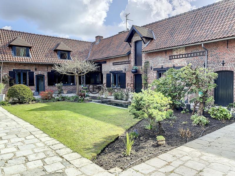 Maison - 432 m² - 20 pièces