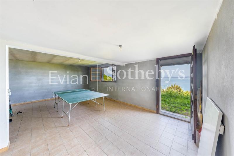 Maison - 300 m² - 8 pièces