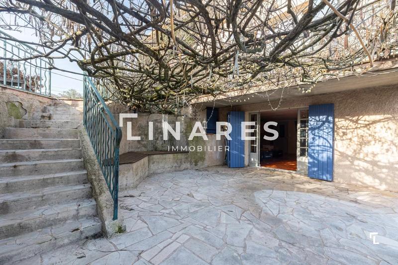 Maison - 369 m² - 7 pièces