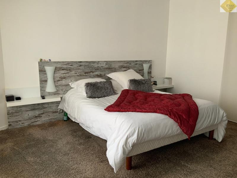 Maison - 460 m² - 11 pièces