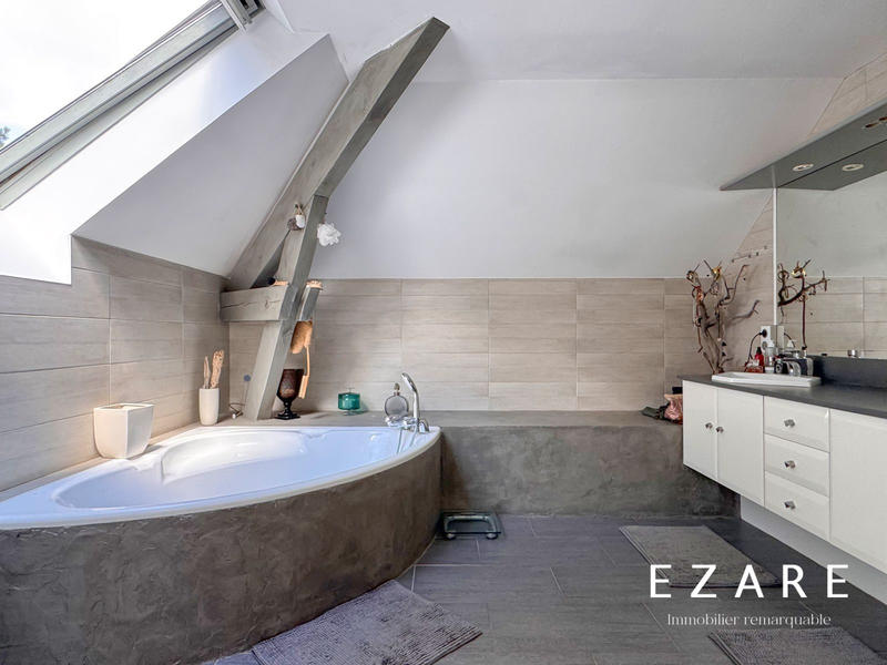 Maison - 257 m² - 10 pièces