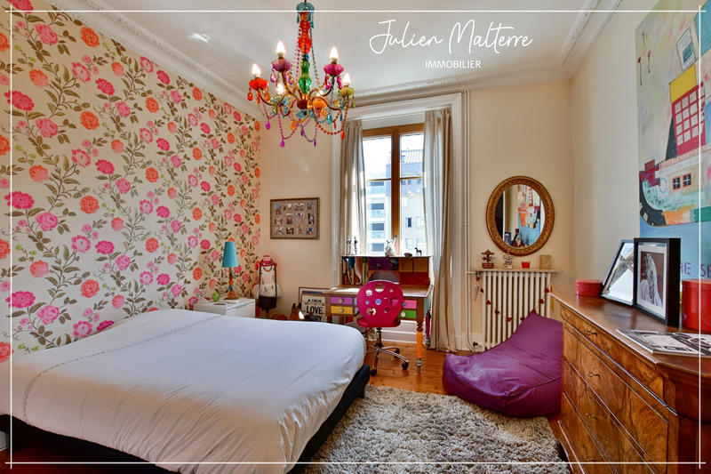 Maison bourgeoise - 211 m² - 8 pièces