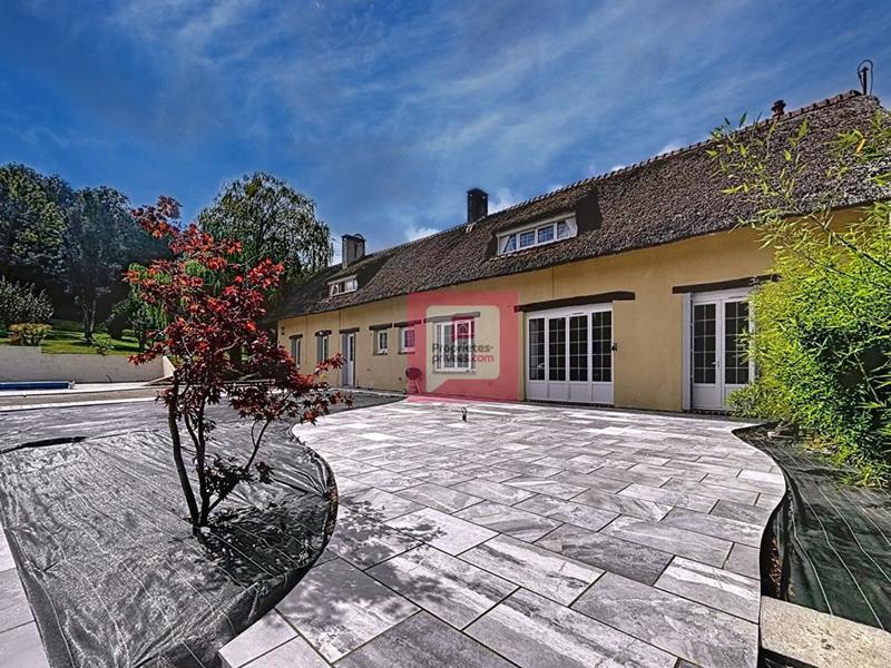 Maison - 250 m² - 9 pièces