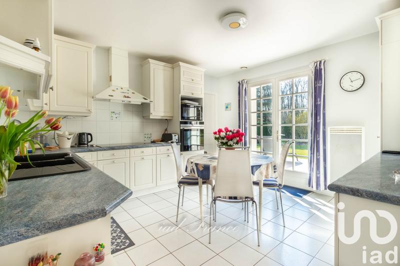 Maison - 246 m² - 9 pièces