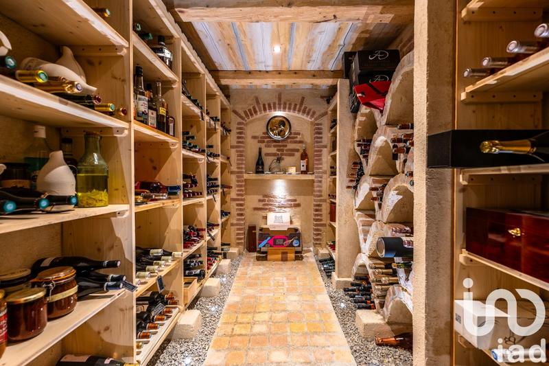 Maison - 230 m² - 7 pièces