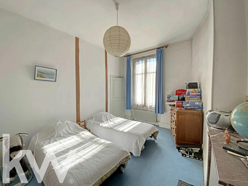 Maison - 200 m² - 9 pièces