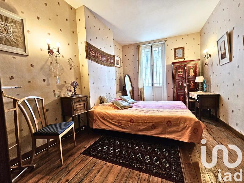 Maison - 170 m² - 9 pièces