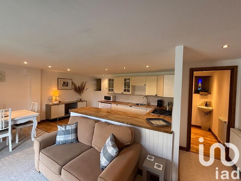 Maison - 287 m² - 12 pièces