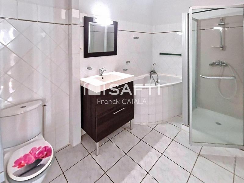 Maison - 225 m² - 9 pièces