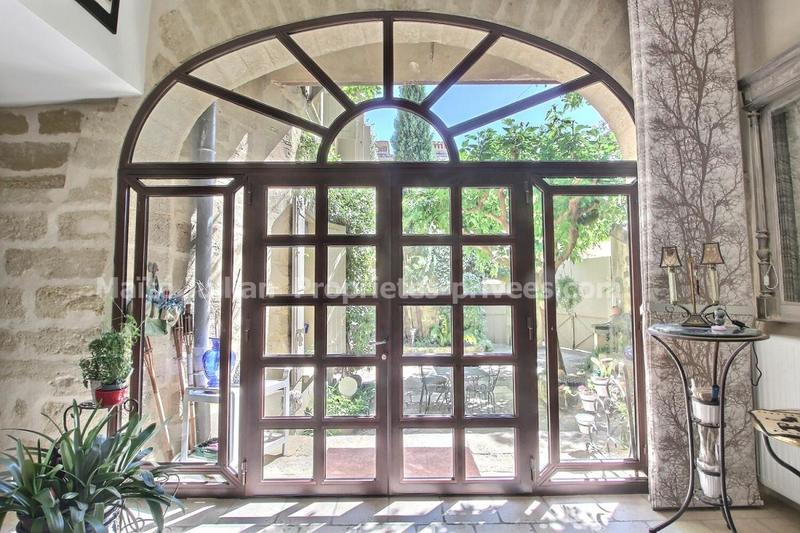 Demeure - 230 m² - 8 pièces