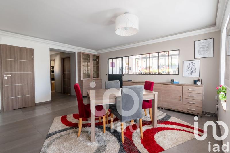 Maison - 216 m² - 8 pièces