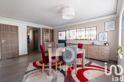 Maison - 216 m² - 8 pièces